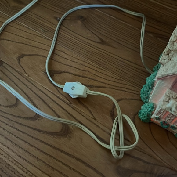 1998 house of Lloyd Sugarland Estate gingerbread lighted house - Picture 9 of 13